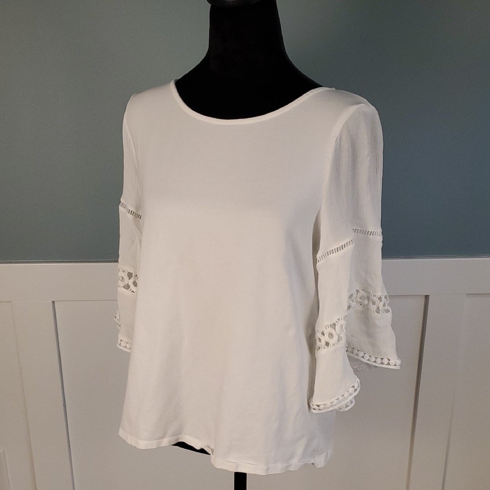 Hailey & Co Crochet Bell Sleeves Top M White
